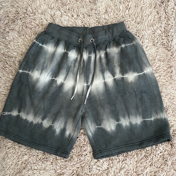 PrettyLittleThing Pants - Prettylittlething tiedye sweat shorts